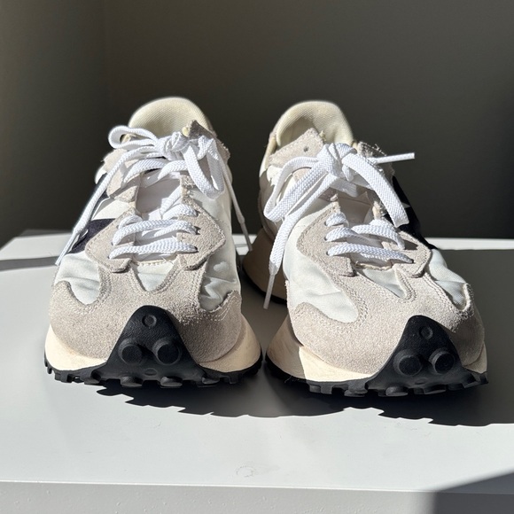 New Balance Classics 327 - Picture 3 of 8